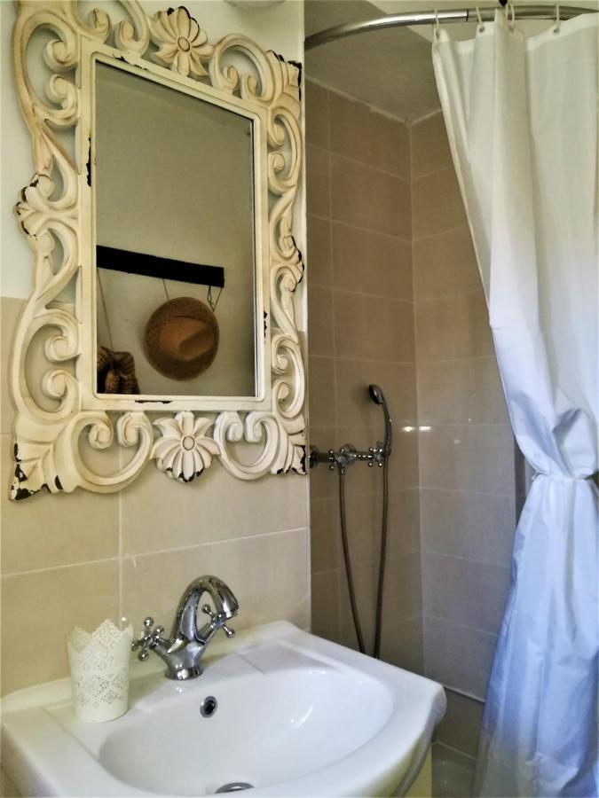 Dida Roko, Rustikalni Apartman S Terasom คาชเตลา ภายนอก รูปภาพ