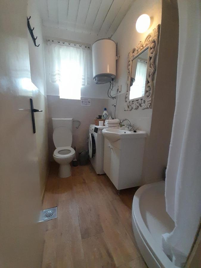 Dida Roko, Rustikalni Apartman S Terasom คาชเตลา ภายนอก รูปภาพ