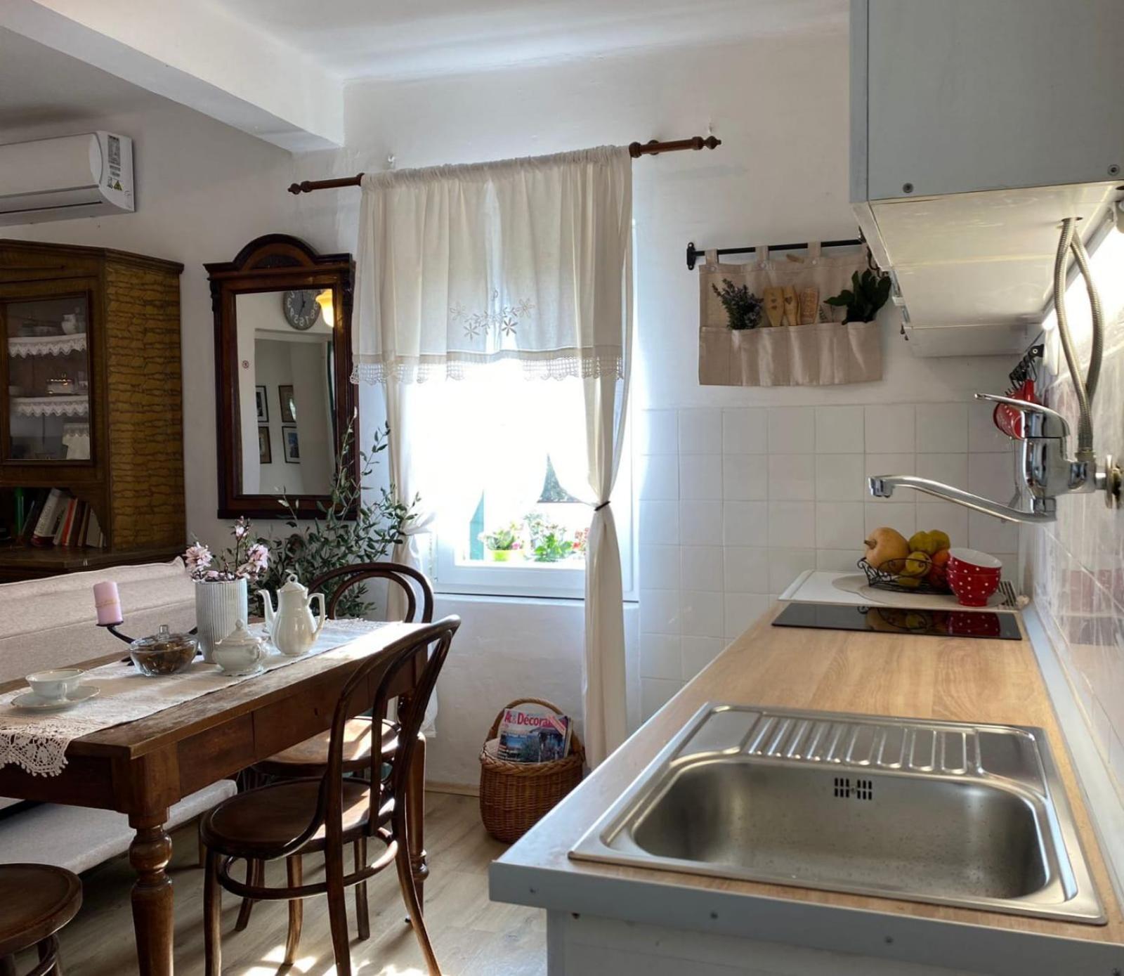 Dida Roko, Rustikalni Apartman S Terasom คาชเตลา ภายนอก รูปภาพ